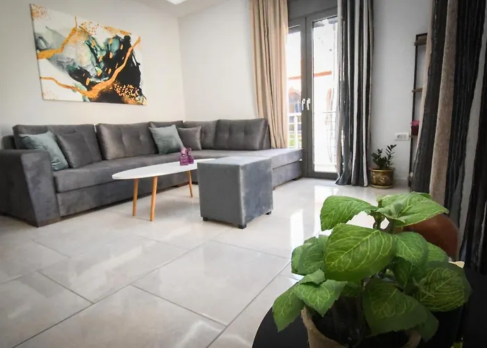 Nefeli Appartement *