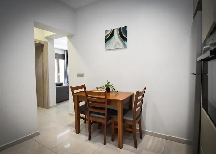 Nefeli Appartement *